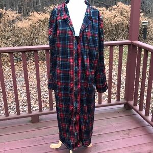 New! Ashford & Brooks XL red/black Stewart plaid fleece zip robe.